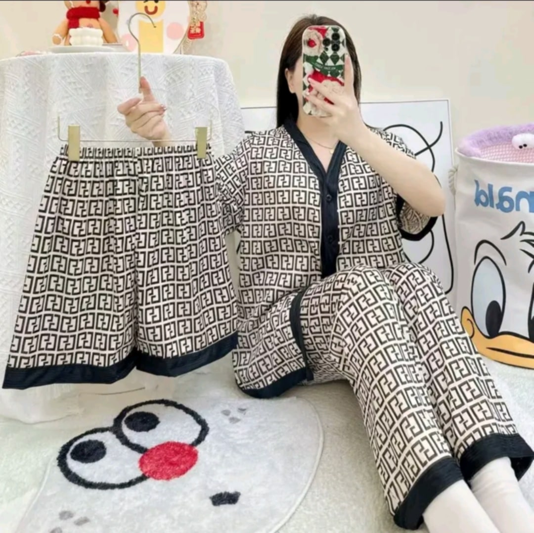 UPSIZE 3-IN-1 SLEEPWEAR SET BUY 1 TAKE 1 FREE