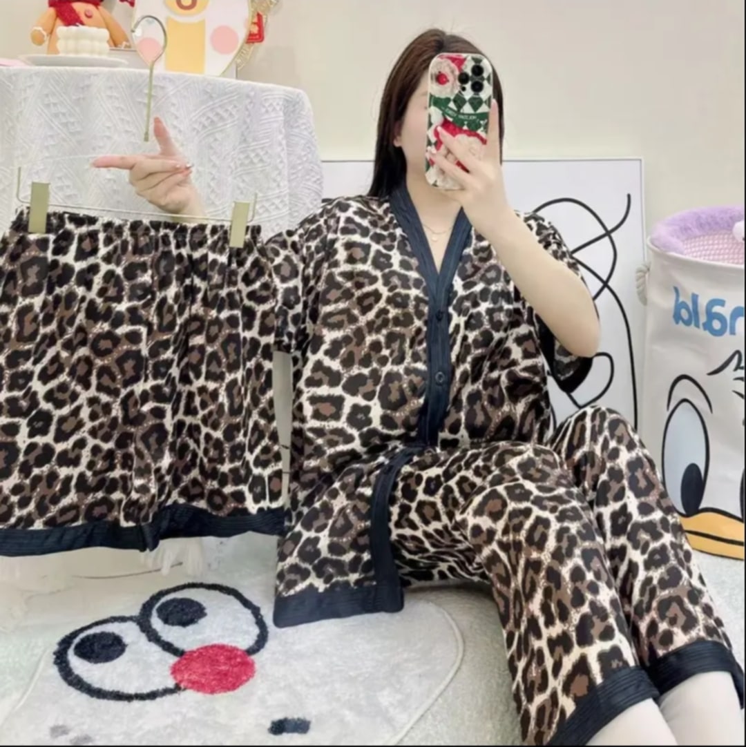 UPSIZE 3-IN-1 SLEEPWEAR SET BUY 1 TAKE 1 FREE