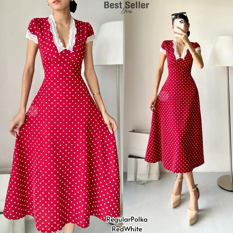 Eleanor Vneck Lace Maxi Dress (BUY 1 TAKE 1)