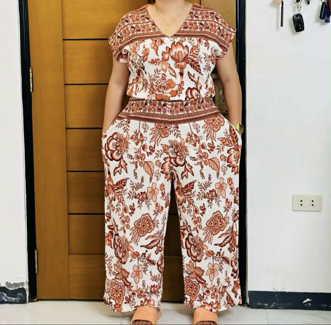 V-NECK TOP&PANTS COORDS (BUY 1 TAKE 1)