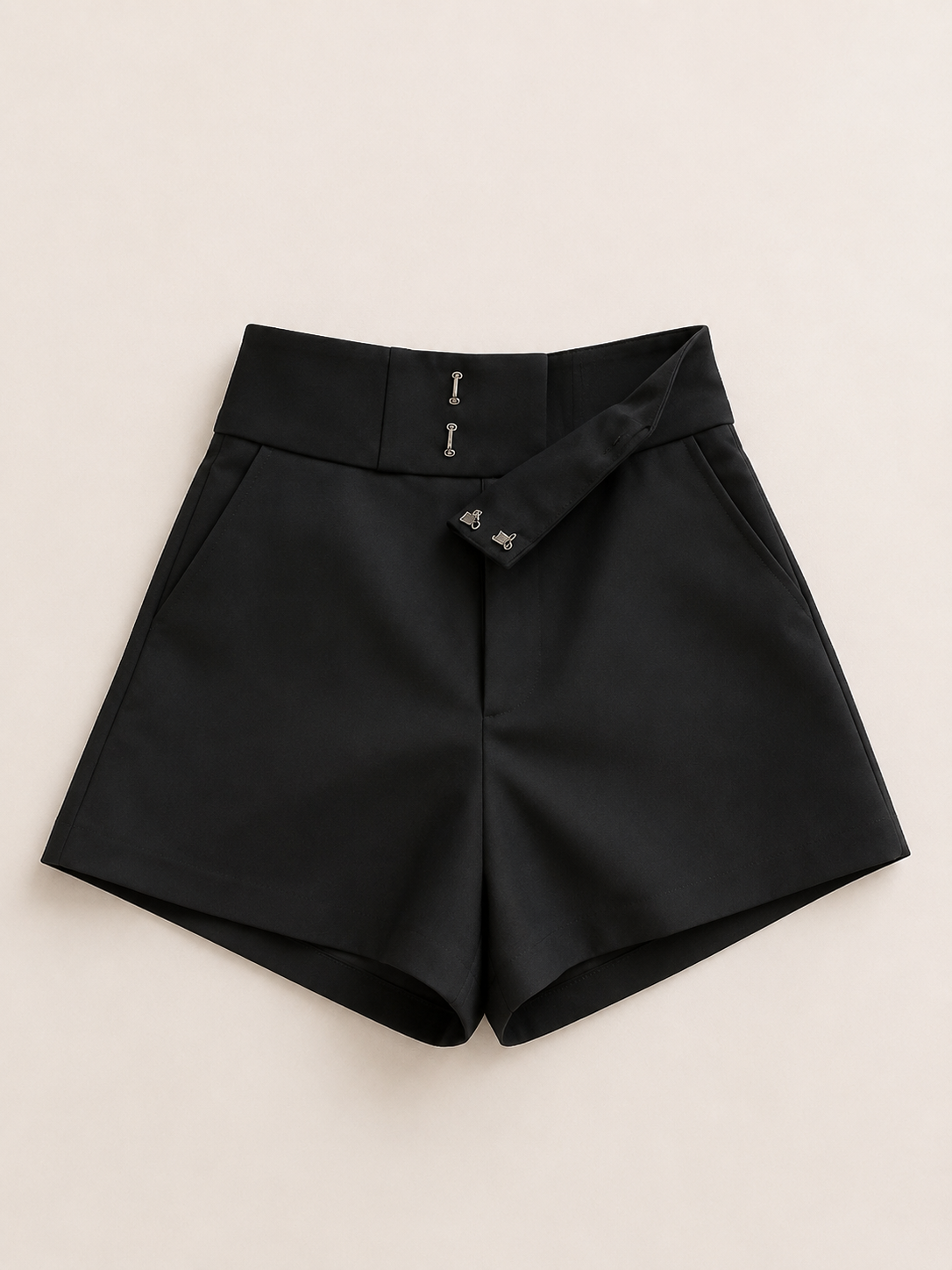 AMANDA PREMIUM SUIT SHORTS