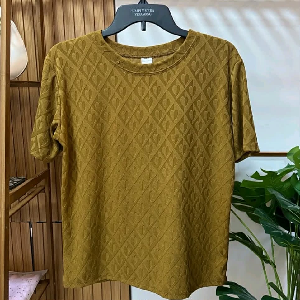 ANITHA EMBOSSED KNIT TOP ( BUY 1 TAKE 1 )